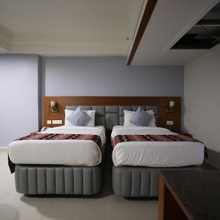 Eastin Hotels Haïdarabad Extérieur photo