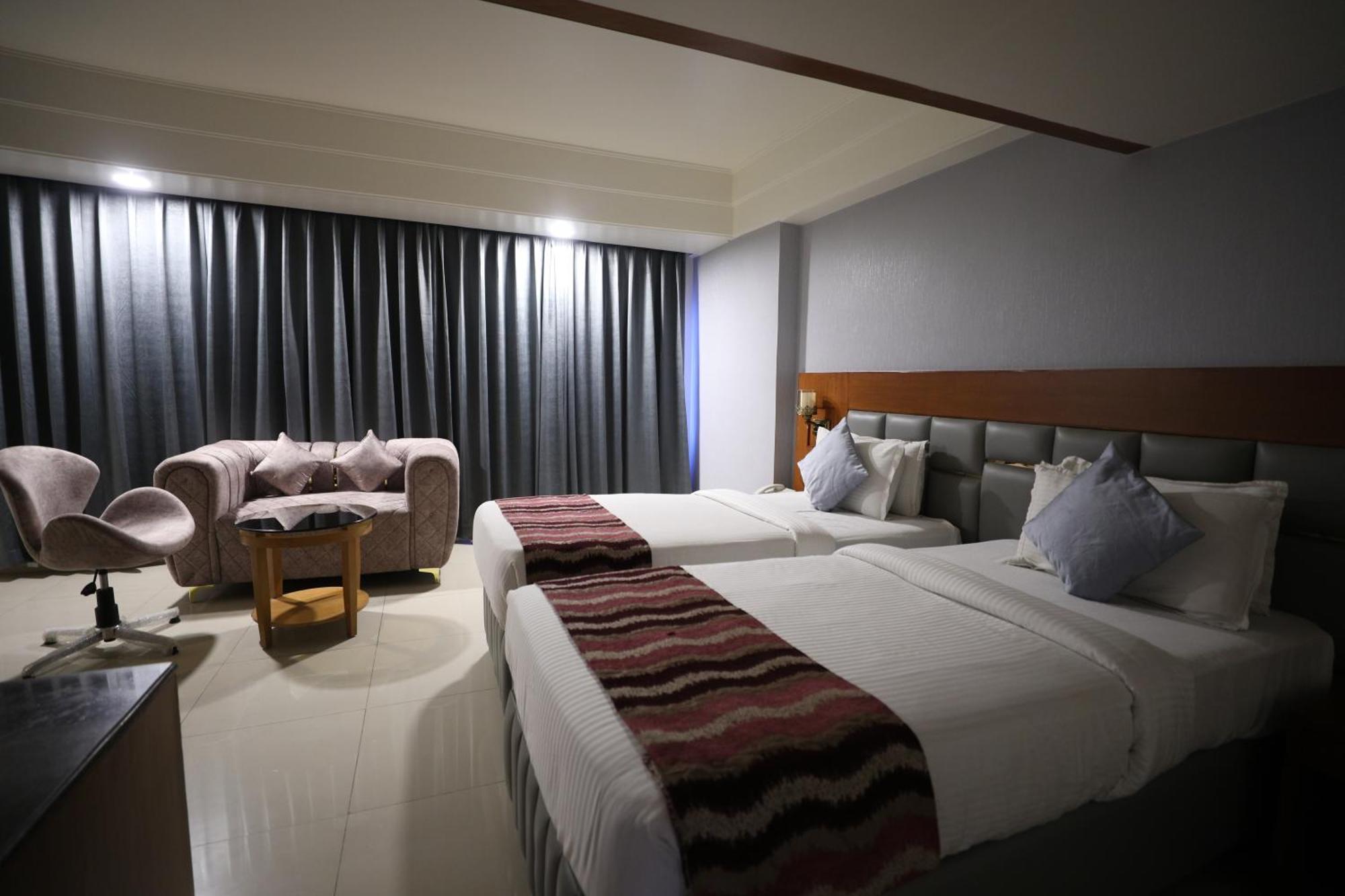 Eastin Hotels Haïdarabad Extérieur photo