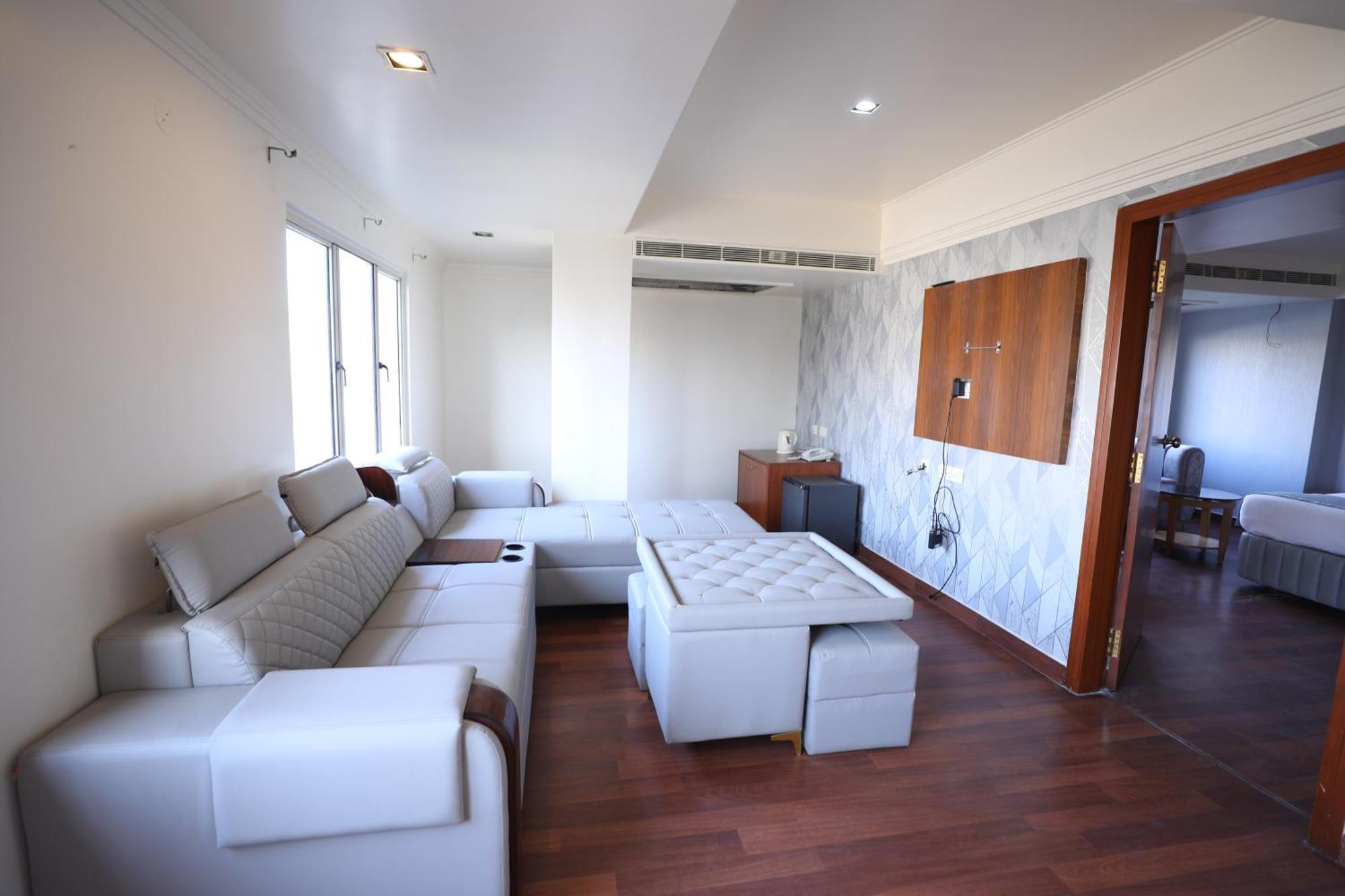 Eastin Hotels Haïdarabad Extérieur photo