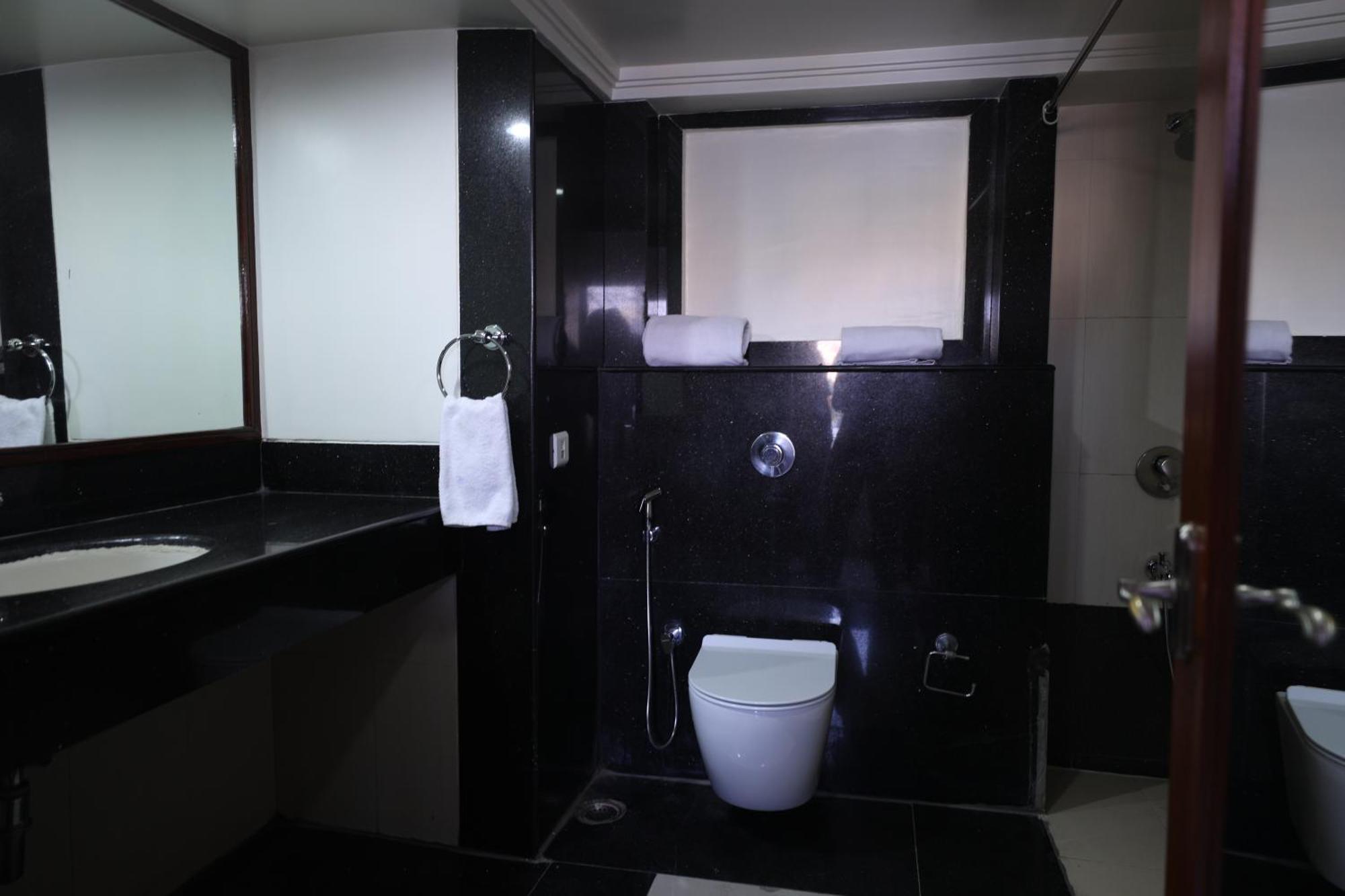 Eastin Hotels Haïdarabad Extérieur photo
